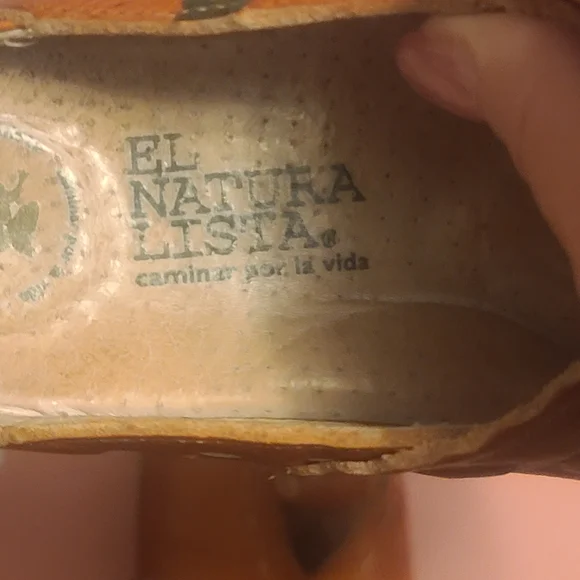 El Naturalista Spiraled Orange Mules - Picture 6 of 7